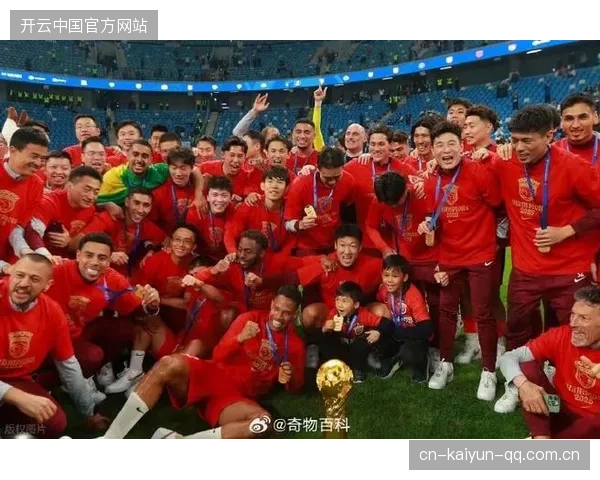 中国队将完成三连冠！从“逆袭”到“巅峰”——中国足球的新篇章